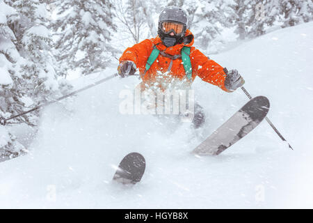 Closeup Skifahrer Geschwindigkeit Wintersport ski Stockfoto