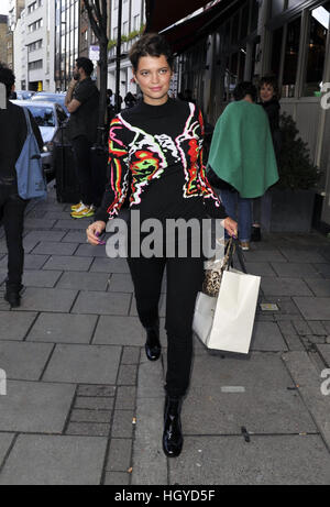 Promis verlassen die Christopher Kane Fashion show Featuring: Pixie Geldof wo: London, Vereinigtes Königreich: 16 September 2013 Stockfoto