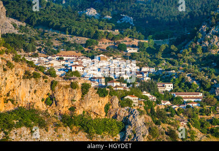 Spanien, Andalusien, Provinz Cadiz, das Dorf Grazalema in der Sierra Endrinlal, Parque Natural Sierra de Grazalema Stockfoto