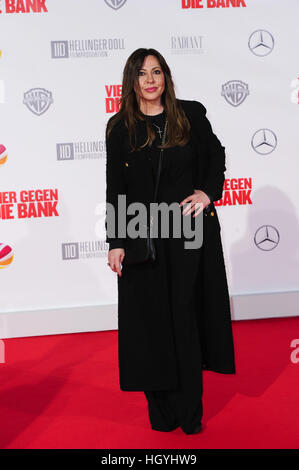 Welt-Premiere von "Vier Gegen Die Bank" am CineStar IMAX Sony Center am Potsdamer Platz.  Mitwirkende: Simone Thomalla Where: Berlin, Deutschland bei: 13. Dezember 2016 Stockfoto