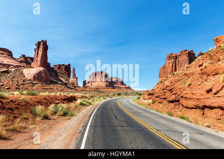 Straße durch den Arches National Park Stockfoto