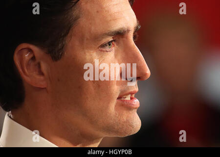 Kingston, Ontario, Kanada. 12. Januar 2017. Premierminister Justin Trudeau spricht bei einer Bürgerversammlung in der Memorial Hall im Rathaus in Kingston, Ontario, am 12. Januar 2017. © Lars Hagberg/ZUMA Draht/Alamy Live-Nachrichten Stockfoto