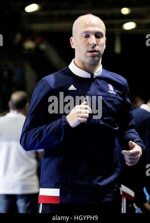 Nantes, Frankreich. 13. Januar 2017. 25. Welt Handball WM Frankreich gegen Japan.Thierry Omeyer Aufwärmen Credit: Laurent Lairys/Agence Locevaphotos/Alamy Live News Stockfoto