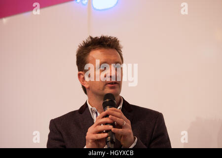 Birmingham, Vereinigtes Königreich. 14. Januar 2017. Allan McNish auf der Autosport-Bühne im Chat und im Gespräch mit der Öffentlichkeit. © Steven Reh/Alamy Live News Stockfoto