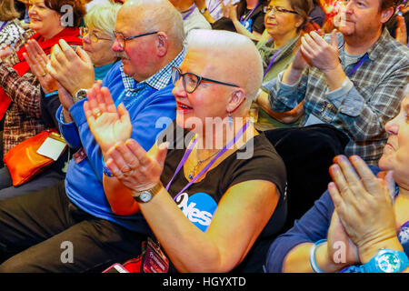 Glasgow, Schottland. 14. Januar 2017. Fast 1000 Menschen besuchten die schottische Unabhängigkeit Konvention, statt im Radisson Blu Hotel in Glasgow, Schottland, um Politik und Strategie zur Förderung der ein unabhängiges Schottland des Konvents zu besprechen. Das Übereinkommen wurde unter dem Vorsitz von Elaine C Smith, eine bekannte Schauspielerin und Komikerin, und sie wurde vom Redner, darunter Angela Constance MSP, Tommy Sheppard MP und Maggie Chapman Co Convener der schottischen grünen unterstützt. © Findlay/Alamy Live-Nachrichten Stockfoto