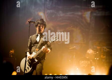 Assago, Mailand, Italien. 14. Januar 2017. Green Day live durchführen im Mediolanum Forum Credit: Roberto Finizio / Alamy Live News Stockfoto