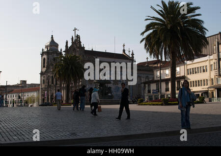 Porto: Aussicht auf die Carmo Kirche, erbaut im 18. Jahrhundert und gilt als ein erstaunliches Beispiel für die barocke Architektur Stockfoto