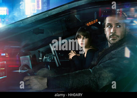 Blade Runner 2049 ist eine kommende amerikanische Science Fiction-Film unter der Regie von Denis Villeneuve und produziert von Ridley Scott, geschrieben von Hampton Fancher und Michael Green. Es ist die Fortsetzung von Blade Runner und Harrison Ford reprise seine Rolle als Rick Deckard sieht. Neben Ford wird es auch einem Ensemble wie Ryan Gosling, Robin Wright, Dave Bautista, Sylvia Hoeks, Ana de Armas, Carla Juri, David Dastmalchian, Barkhad Abdi, Lennie James und Jared Leto Stern.  Dieses Foto ist nur zu redaktionellen Zwecken und unterliegen dem Copyright von der Filmgesellschaft und/oder der Fotograf durch den Film oder pro zugewiesen Stockfoto