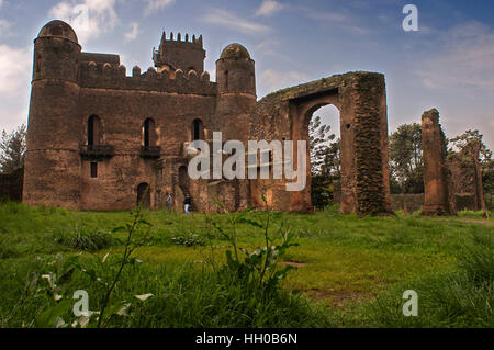 Königliche Gehege Schloss und andere historische Denkmäler Gondar, Äthiopien. Burg von der Fasilidas. Die meisten Spanier wissen wenig über Äthiopien. In der hea Stockfoto