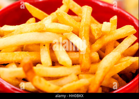 Goldene Pommes frites Kartoffeln bereit, gegessen zu werden Stockfoto