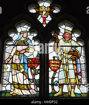 Viktorianische Buntglasfenster im Schloss von Cardiff, Wales Stockfoto