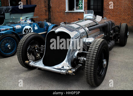 1933 Railton Napier Rennwagen auf dem Display auf der Brooklands doppelte zwölf Motorsport Festival 2016 Stockfoto