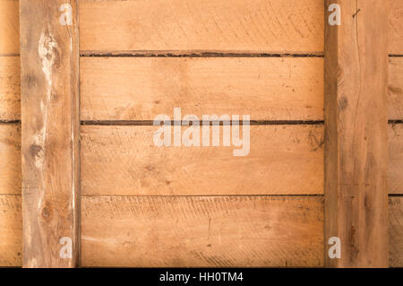 Holzbretter in einem alten Nebengebäude mit Balken und horizontale Anordnung Stockfoto