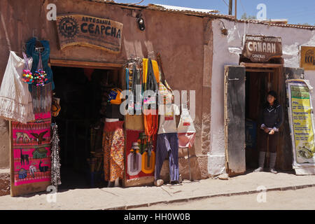 Kunsthandwerk-Shop und Markt/Bäckerei Caracoles Street, San Pedro de Atacama, Norte Grande, Chile Stockfoto