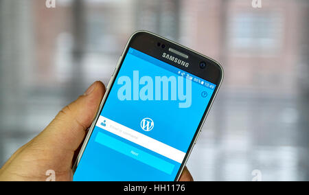 MONTREAL, Kanada - 23. Dezember 2016: Wordpress-Anwendung auf dem Bildschirm Samsung S7 Stockfoto