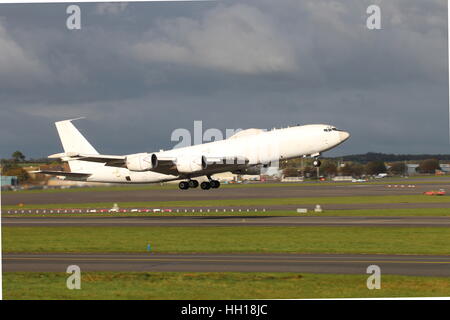 164386, eine Boeing E-6 b von der United States Navy, fährt vom Flughafen Prestwick in Ayrshire. Stockfoto