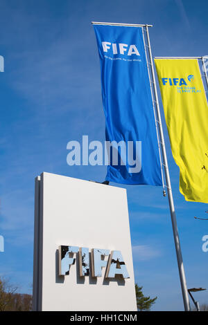 Zürich - APRIL 10: Hauptsitz der FIFA internationaler Fußball (Fußball) Verein am 10. April 2016 in Zürich, Schweiz. Die FIFA ist stark critizied Stockfoto