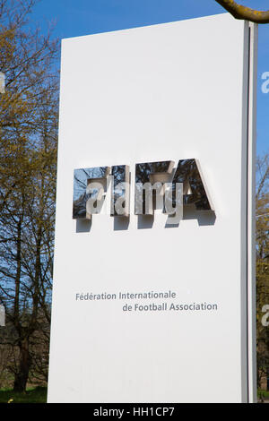 Zürich - APRIL 10: Hauptsitz der FIFA internationaler Fußball (Fußball) Verein am 10. April 2016 in Zürich, Schweiz. Die FIFA ist stark critizied Stockfoto