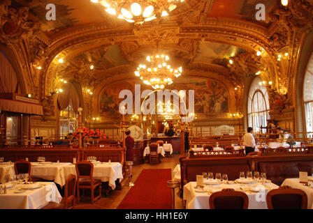 Art-Deco-Restaurant "Le Train Bleu" in Zug Bahnhof Gare de Lyon-Paris Frankreich Stockfoto