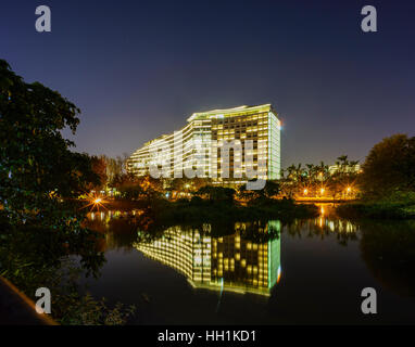 Nachtansicht des Songshan Kultur- und Creative Park in Taipei Stockfoto