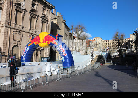 Vom 14. Januar bis Jänner 15,2017 Red Bull Crushed Ice statt Ice Skate-Wettbewerb findet in Marseille (Frankreich) Stockfoto