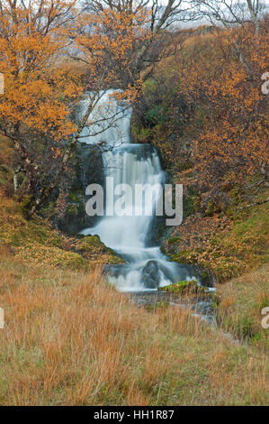 Allt ein "Chalda Beag auf Loch Assynt Stockfoto