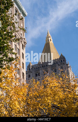 Goldener Turm der Hauptsitz in New York Life Insurance, NYC, USA Stockfoto