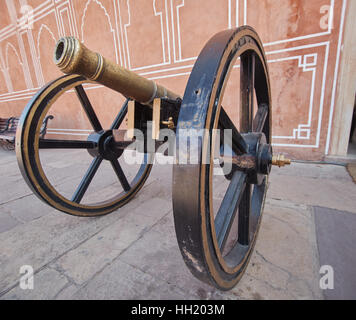 Kanone in rosa Jaipur City Palace schwarz Stockfoto