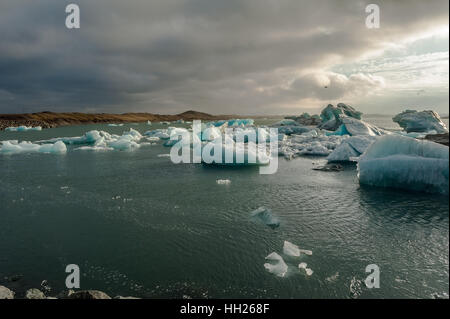 Jökulsárlón ist ein großen Gletschersee im südöstlichen Island, am Rande des Vatnajökull-Nationalpark. Stockfoto