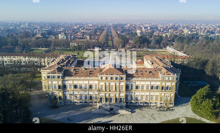 Villa Reale, Monza, Italien. Luftaufnahme der Villa Reale 15.01.2017. Königliche Gärten und Park von Monza. Neoklassizistische Palast Stockfoto