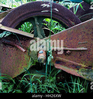 Alte rostige trainieren Teil in Schutt und Asche Stockfoto