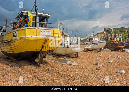 Fischerboote am Strand Hastings UK Stockfoto