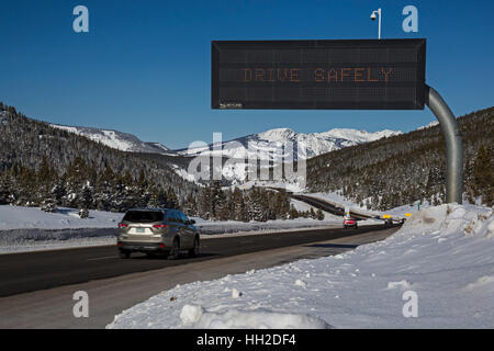 Vail, Colorado - Winter auf der Interstate 70 in Vail Pass in den Rocky Mountains. Stockfoto