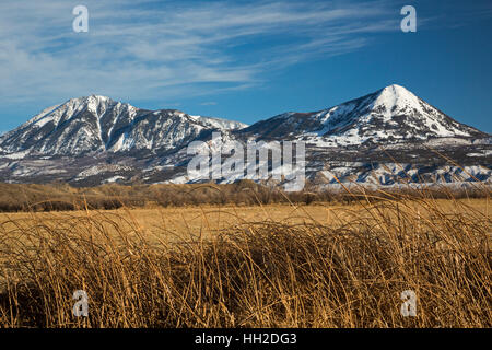 Paonia, Colorado - Mount Lamborn (links) und landsend.de Peak in den West Elk Mountains. Stockfoto