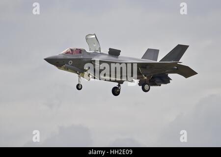 US Marinekorps F-35 b Lightning ll demonstriert seine schwebenden Fähigkeiten Stockfoto