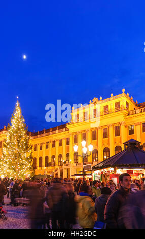 Wien, Wien: Schloss Schönbrunn; Weihnachtsmarkt Christkindlmarkt, 13., Wien, Österreich Stockfoto