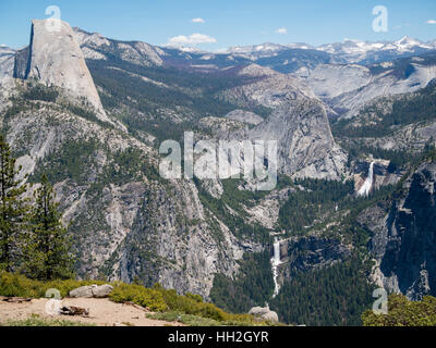 Washburn Point Blick auf den Half Dome, Vernal und Nevada Falls Stockfoto