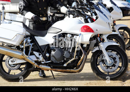 Zeile der japanischen Polizeimotorrad Stockfoto