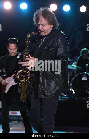 Pompano Beach, FL, USA. 14. Januar 2017. Eddie Money führt auf die Pompano Beach Amphitheater am 14. Januar 2017 in Pompano Beach, Florida. Bildnachweis: Mpi04/Medien Punch/Alamy Live-Nachrichten Stockfoto