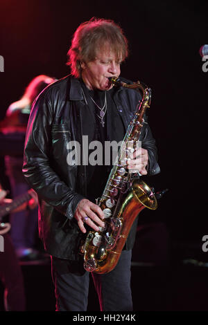 Pompano Beach, FL, USA. 14. Januar 2017. Eddie Money führt auf die Pompano Beach Amphitheater am 14. Januar 2017 in Pompano Beach, Florida. Bildnachweis: Mpi04/Medien Punch/Alamy Live-Nachrichten Stockfoto