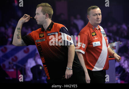 Surrey, UK. 15. Januar 2017. BDO Lakeside World Professional Darts Mens letzte Glen Durrant ENG V Danny Noppert NL Credit: Leo Mason/Alamy Live News Stockfoto