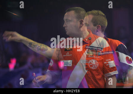 Surrey, UK. 15. Januar 2017. BDO Lakeside World Professional Darts Mens letzte Glen Durrant ENG V Danny Noppert NL Credit: Leo Mason/Alamy Live News Stockfoto