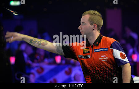 Surrey, UK. 15. Januar 2017. BDO Lakeside World Professional Darts Mens letzte Glen Durrant ENG V Danny Noppert NL Credit: Leo Mason/Alamy Live News Stockfoto