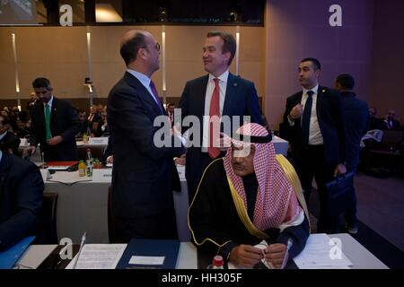 Paris, Frankreich. 15. Januar 2017. Politiker besuchen die Nahost-Friedenskonferenz, Paris, Frankreich. Internationales Gipfeltreffen. 7o Ländern nahmen an dem Gipfel. Bildnachweis: Ania Freindorf/Alamy Live-Nachrichten Stockfoto