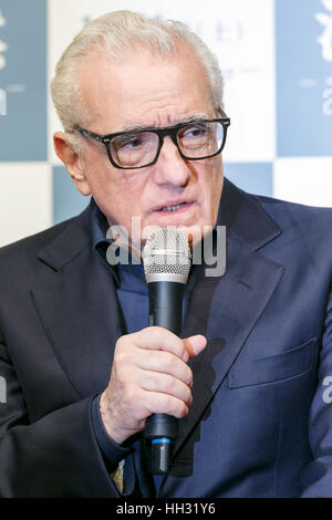 Tokio, Japan. 16. Januar 2017. US-amerikanischer Regisseur Martin Scorsese spricht während einer Pressekonferenz für den Film Stille (Chinmoku) am 16. Januar 2017, Tokio, Japan. Das historische Drama basiert auf einem japanischen Roman von Shusaku Endo folgt zwei Jesuiten-Priester, die im Laufe des 17. Jahrhunderts von Portugal nach Japan zu reisen. Der Film beginnt in Japan am 21. Januar. Bildnachweis: Rodrigo Reyes Marin/AFLO/Alamy Live-Nachrichten Stockfoto