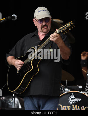 Boca Raton, Florida. 15. Januar 2017. Dave Mason führt während der Sonnenschein Blues Festival in The Mizner Park Amphitheater am 15. Januar 2017 in Boca Raton, Florida. Bildnachweis: Mpi04/Medien Punch/Alamy Live-Nachrichten Stockfoto