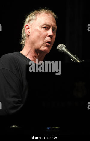 Boca Raton, Florida. 15. Januar 2017. Bruce Hornsby führt während der Sonnenschein Blues Festival in The Mizner Park Amphitheater am 15. Januar 2017 in Boca Raton, Florida. Bildnachweis: Mpi04/Medien Punch/Alamy Live-Nachrichten Stockfoto