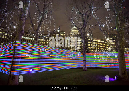 London, UK. 16. Januar 2017. Winter Lights interaktive Kunst-Installationen bei Canary Wharf © Guy Corbishley/Alamy Live News Stockfoto