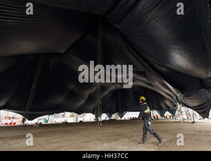 Vancouver, Kanada. 16. Januar 2017. Odysseo wirft seine kolossalen White Big Top im Olympischen Dorf in Vancouver. Bildnachweis: Andrew Kinn/ZUMA Wire/ZUMAPRESS.com/Alamy Live-Nachrichten Stockfoto