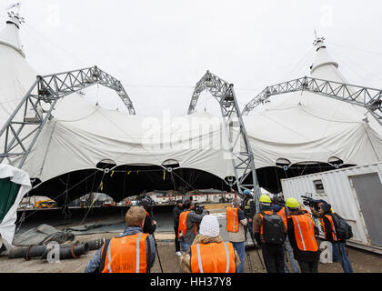 Vancouver, Canada.16th Jan, 2017. Odysseo wirft seine kolossalen White Big Top im Olympischen Dorf in Vancouver. Bildnachweis: Andrew Kinn/ZUMA Wire/ZUMAPRESS.com/Alamy Live-Nachrichten Stockfoto